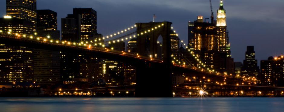 Brooklyn Bridge om natten - Manhattan stock videos.Søg