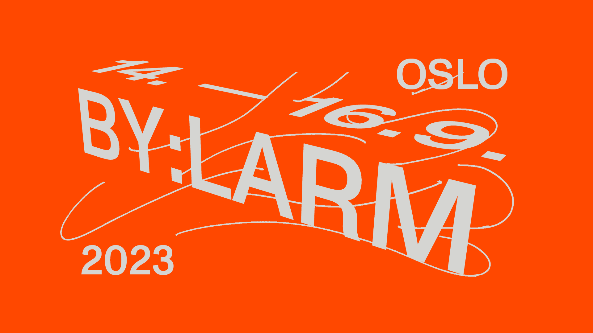En plakat med ordene oslo by larm med hvide bogstaver på orange baggrund. Med søgeordet "Rabat".